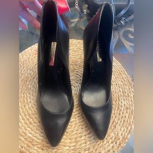 New. Heel size 8.5